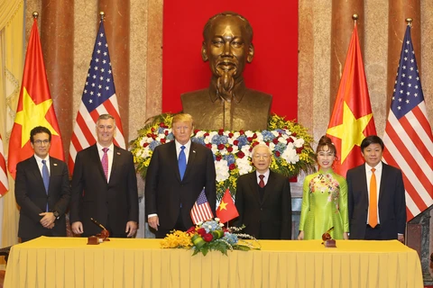 Vietnam, US sign cooperation agreements worth 21 billion USD