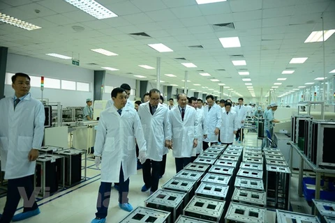 DPRK officials visit Viettel’s research, production complex