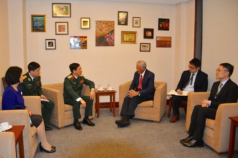 Vietnam, Singapore seek ways to foster defence ties 