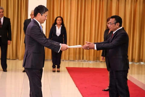 Vietnam’s ambassador presents credentials to Timor Leste President 