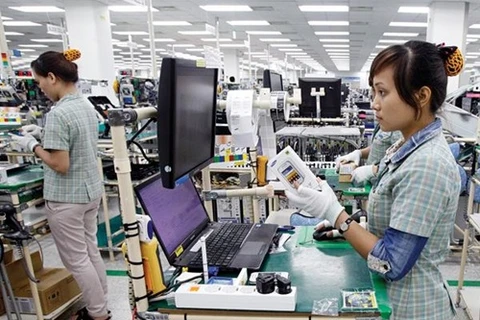 Samsung helps train Vietnamese support industry experts 