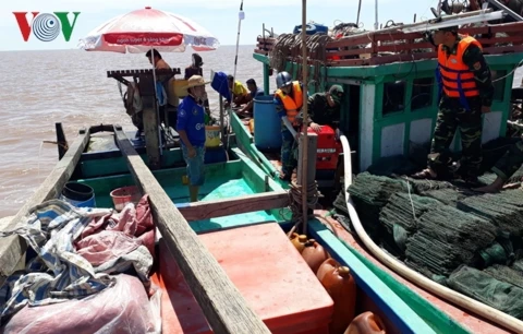 Fishermen rescued at sea