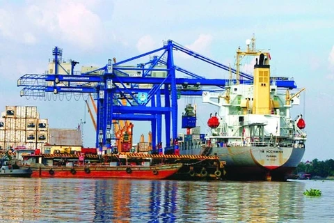 State to explore fee cuts for shipping companies