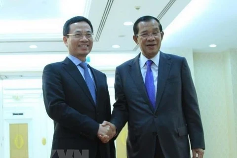 Cambodian PM welcomes Vietnamese information minister 