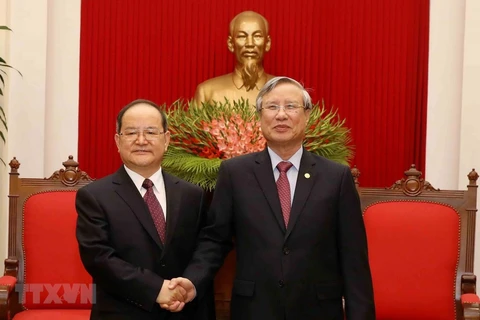 Party official receives Chinese guest