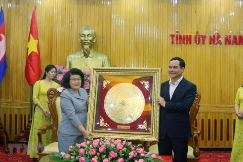 Cambodian legislators visit Ha Nam province