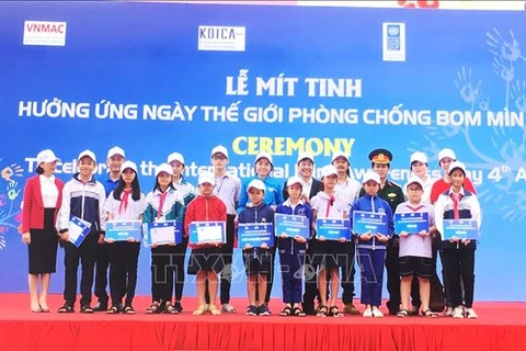 Meeting responds to Int’l Mine Awareness Day in Quang Binh 