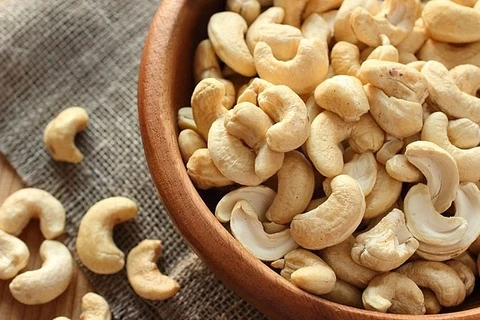 Cashew prices forecast to continue falling