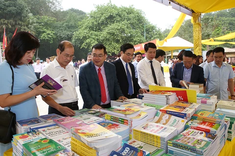 Book fair within Hung Kings Temple Festival framework opens