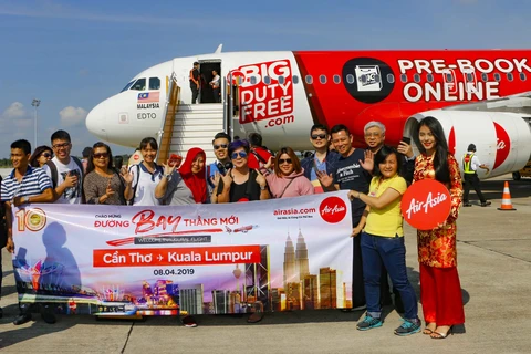 AirAsia operates first flight on Can Tho-Kuala Lumpur air route