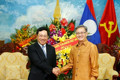 Deputy PM visits Lao embassy on Bunpimay festival