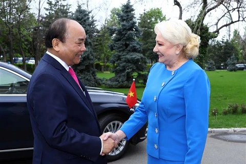 Welcome ceremony held for PM Nguyen Xuan Phuc in Bucharest