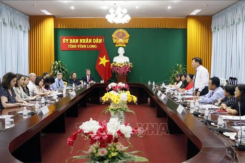 US legislative assistants visit Vinh Long province