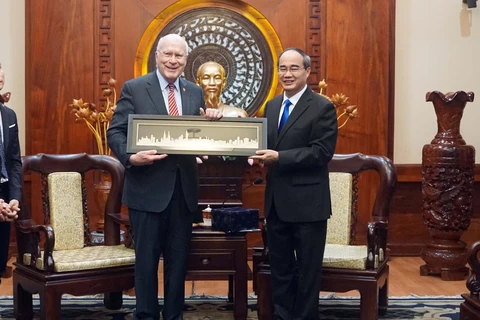 US Senate delegation welcomed in HCM City 