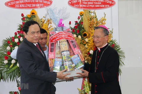 Front leader extends Easter greetings to Phan Thiet Diocese