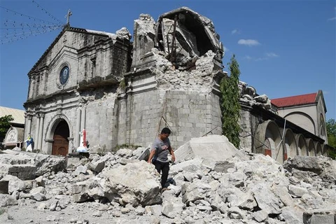 Death toll of Philippines earthquake continues rising