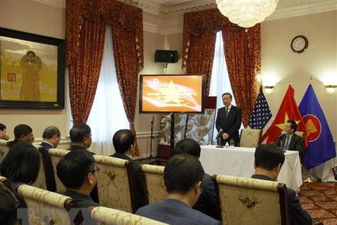 Public Security Minister meets Vietnam embassy staff in US