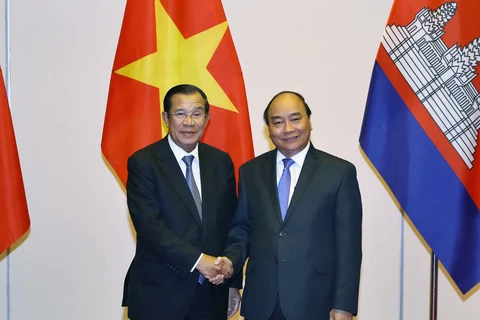 Prime Minister receives Lao, Cambodian guests