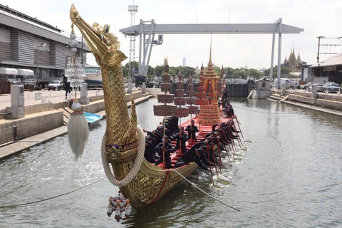 Thailand: Royal coronation drone show; barges for public viewing