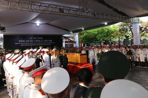 Former President Le Duc Anh laid to rest in HCM City 