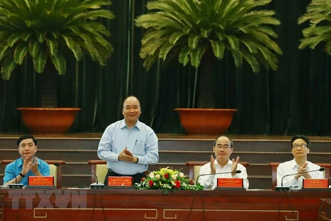 PM Nguyen Xuan Phuc speaks of highly-skilled workers’ role