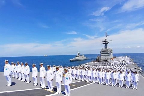 Thailand: Naval officers on HTMS Chakri Naruebet offer blessings to King 