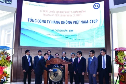 Vietnam Airlines officially lists shares on HoSE