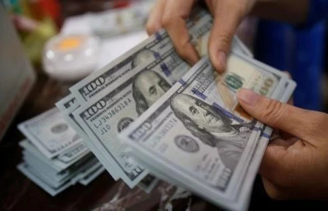 Reference exchange rate down 8 VND on May 16