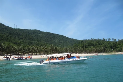 Cham Islands officials resist plan to send tourist boats from Da Nang