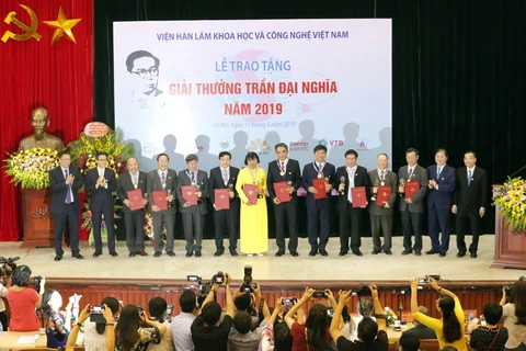 Outstanding scientific researches honoured with Tran Dai Nghia Award