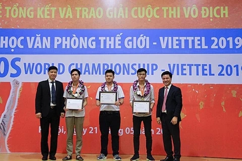 Three Vietnamese students to compete at Microsoft Office’s final rounds