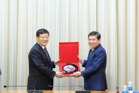 HCM City leader hosts Chinese industry, commerce delegation 
