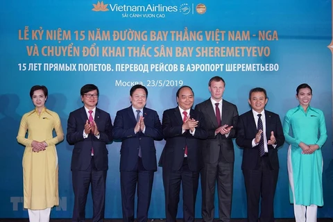 Prime Minister asks Vietnam Airlines to better services