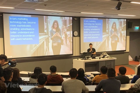 Vietnamese students in Australia talk about big data