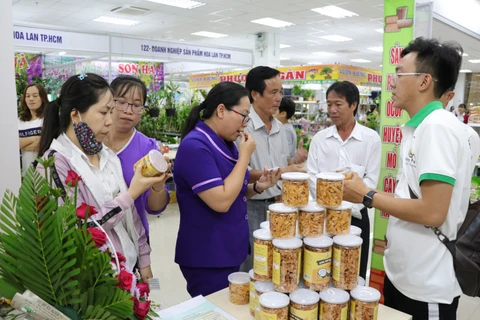 Mekong Delta’s first one commune-one product fair opens 