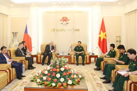 Vietnam, Czech Republic to facilitate partnership in defence industry 