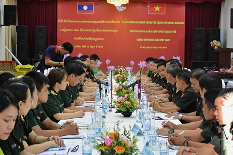 Vietnamese, Lao young military officers foster partnership