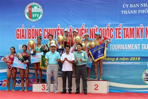Tam Ky team triumphs at int’l women’s beach volleyball tourney