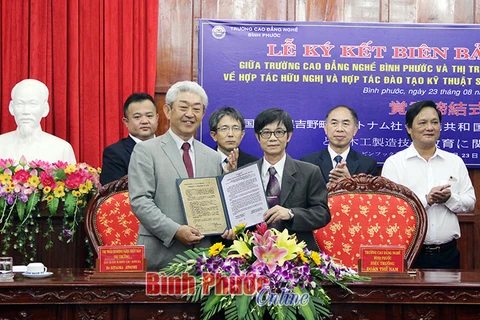 Japanese locality seeks partners in Binh Phuoc in wood making 