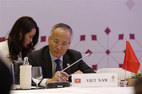 ASEAN economic ministers discuss RCEP talks