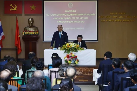 PM meets with overseas Vietnamese in Thailand