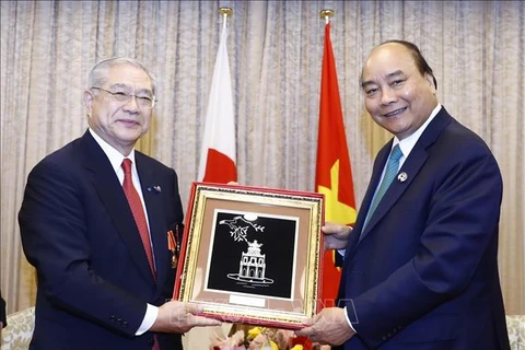 PM meets leaders of Japan-Vietnam Friendship Associations 