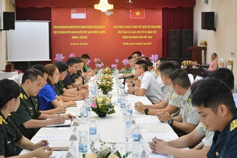 Vietnam, Singapore young officers foster exchange 