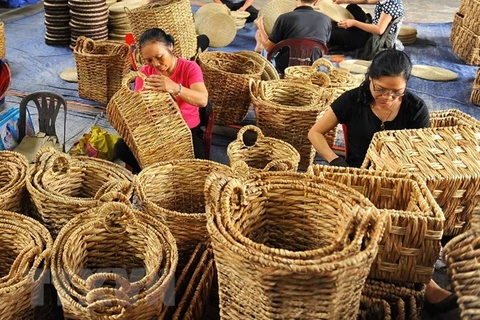 Vietnamese handicrafts introduced in Singapore 