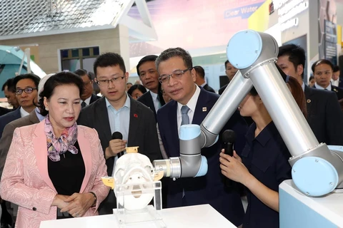 Top legislator visits China’s first hi-tech park