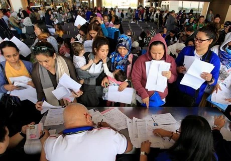 Philippines tightens rule on entry of foreign workers