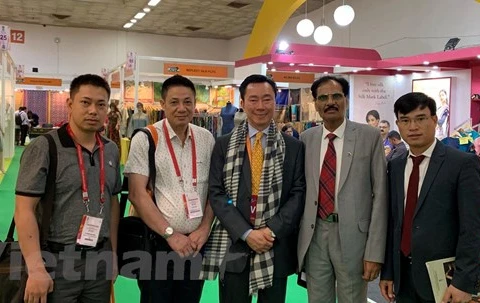 Vietnamese firms join India International Silk Fair