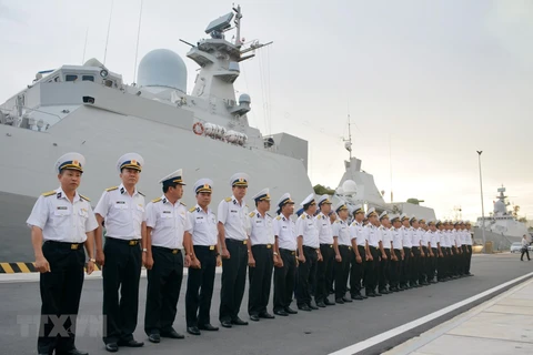 Vietnam naval ship visits Russia 