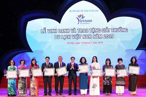 Winners of Vietnam Tourism Awards 2019 honoured