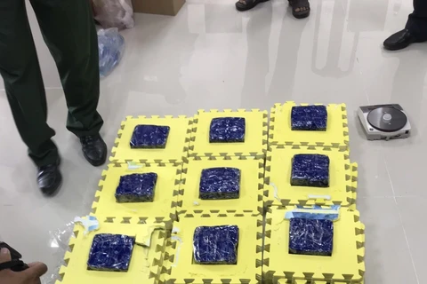 Tay Ninh customs detects 8kg of synthetic drug from Cambodia 